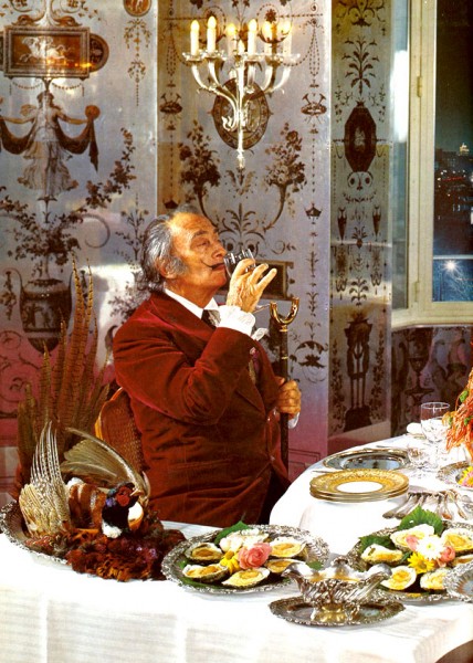 Αν είστε οπαδός εκείνων που μετρούν θερμίδες μετατρέποντας τις χαρές του φαγητού σε τιμωρία, κλείστε αμέσως το βιβλίο