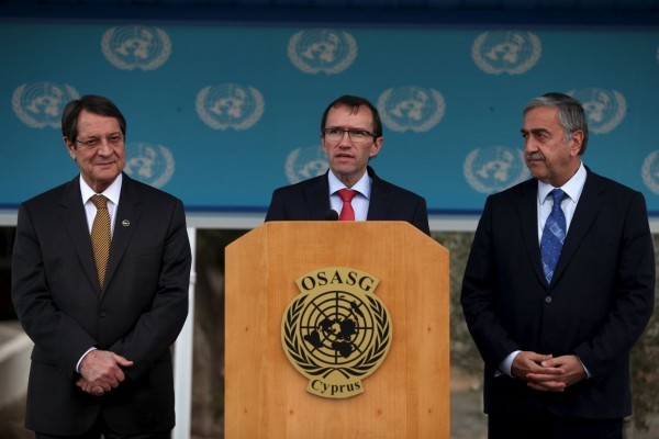 2015-11-25T133151Z_1679758572_GF20000073340_RTRMADP_3_CYPRUS-TALKS