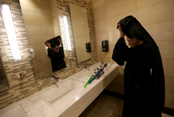 2015-12-17T052112Z_1316544022_GF10000268528_RTRMADP_3_FILM-STARWARS