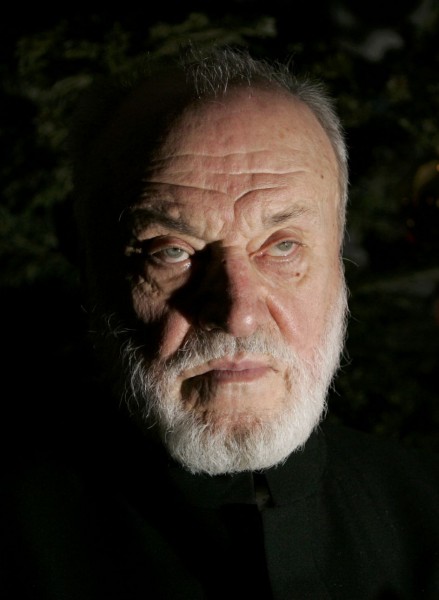 2015-12-19T162736Z_961663009_LR2EBCJ19PPQA_RTRMADP_3_GERMANY-MASUR