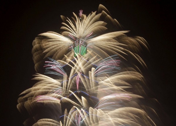 2015-12-31T163211Z_470928808_GF10000279622_RTRMADP_3_NEW-YEAR