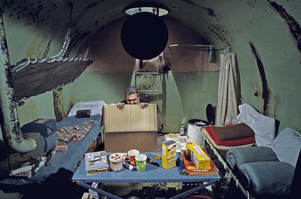 Ο Πάνος Καμμένος κρύφτηκε σε ένα χαρτόκουτο σε πολεμικό καταφύγιο για να μην τον δει ο Αμβρόσιος να μιλάει με τον Αλέξη Τσίπρα