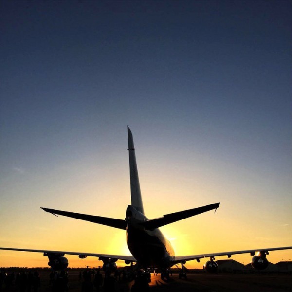 Ενα από τα αεροπλάνα που μεταφέρουν τον Μπαράκ Ομπάμα από χώρα σε χώρα