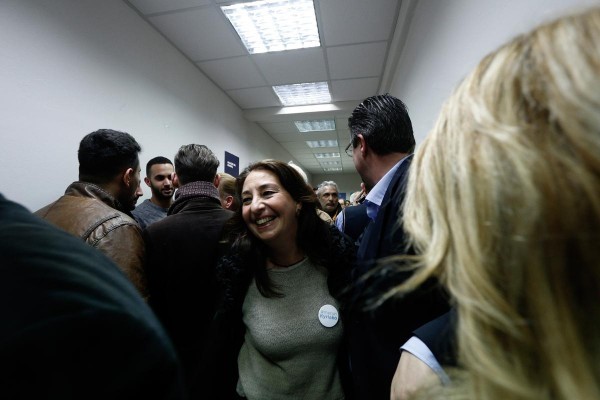 Ατμόσφαιρα απο το εκλογικό κέντρο του Κυριάκου Μητσοτάκη, υποψήφιου προέδρου της Νέας Δημοκρατίας, στην οδό Χαλκοκονδύλη, κατά την διάρκεια καταμέτρησης των ψήφων, Κυριακή 10 Ιανουαρίου 2016.