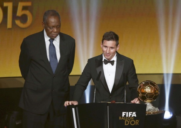 2016-01-11T191155Z_475771446_LR2EC1B1HBKWI_RTRMADP_3_SOCCER-BALLON