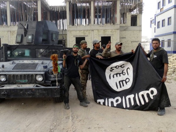 isis flag iraq security forces soldiers