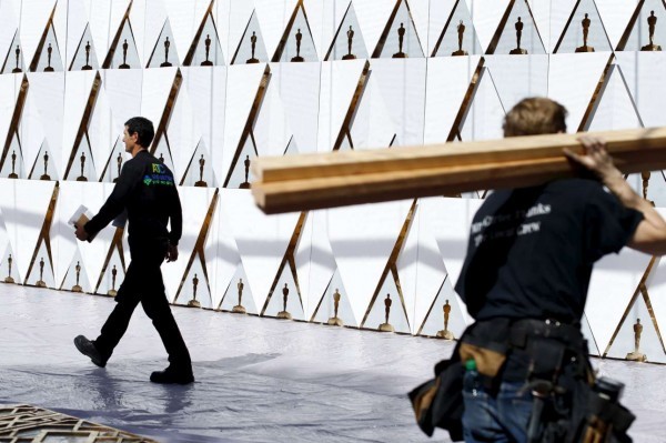 2016-02-24T224132Z_1617473154_GF10000322120_RTRMADP_3_AWARDS-OSCARS