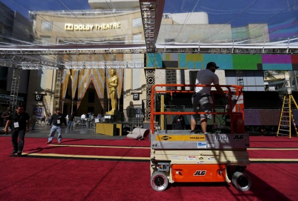 2016-02-24T225147Z_734345145_GF10000322121_RTRMADP_3_AWARDS-OSCARS