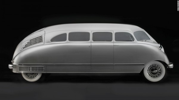 Voisin C27 Aerosport Coupe του 1934 Εχει χαρακτηριστεί ως «κινητό γλυπτό» και συνδυάζει τις καμπύλες γραμμές της γαλλικής σχολής με πινελιές Αρτ Ντεκό, τόσο εξωτερικά όσο και στο εσωτερικό του.