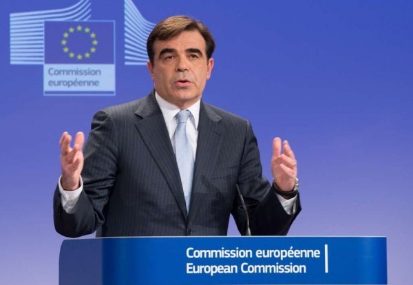 Ο εκπρόσωπος της Κομισιόν Μαργαρίτης Σχινάς photo: REUTERS)