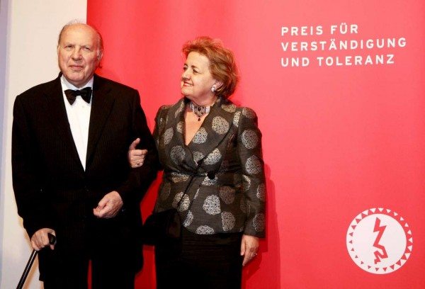 2016-03-31T073211Z_718200414_GF10000366665_RTRMADP_3_HUNGARY-KERTESZ (1)