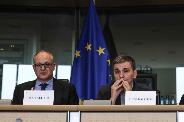 The Greek Finance  Mininister, Euclid  Tsakalotos,  in the economic affairs committee of the European Parliament, in Brussels, on March 2, 2016 / Ο Ευκλείδης Τσακαλώτος στην Επιτροπή Οικονομικών Υποθέσεων του Ευρωπαϊκού Κοινοβουλίου, στίς Βρτξέλλες, 2 Μαρτίου, 2016