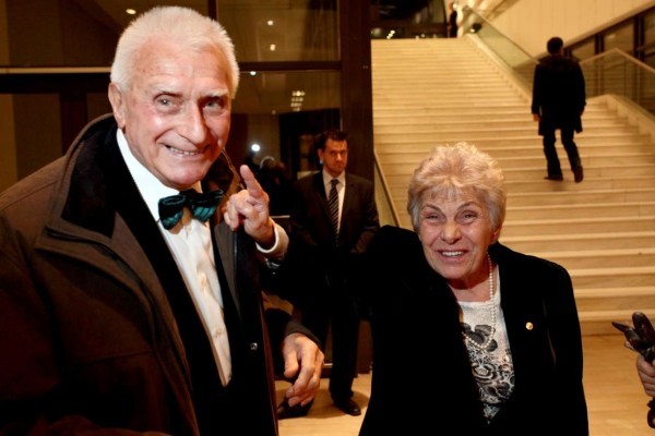 Με την καλή του φίλη, ποιήτρια Κική Δημουλά Menelaos Myrillas / SOOC