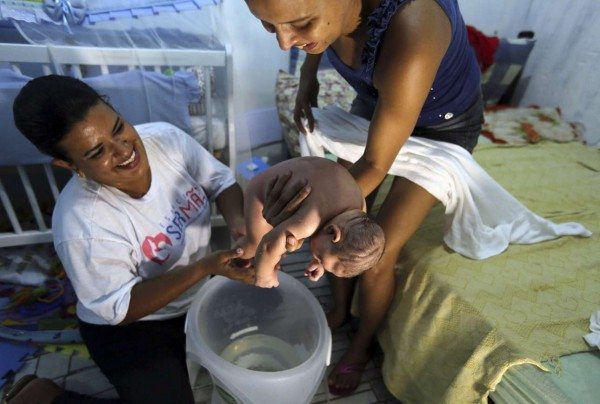 2016-03-30T150156Z_602901956_D1AESVMVYQAA_RTRMADP_3_HEALTH-ZIKA-BRAZIL