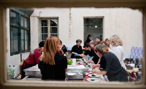 Και τώρα μαγειρεύουμε! (Φωτο: Εβελυν Φώσκολου)