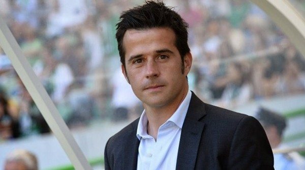 O Mάρκο Σίλβα. Ο προπονητής του Ολυμπιακού μπορεί, αν θέλει, να μείνει για χρόνια