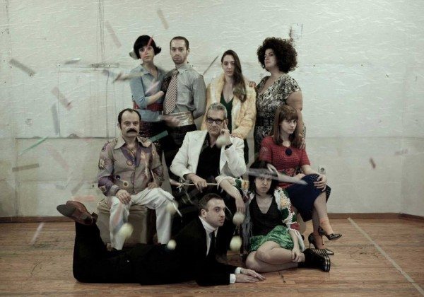 Ολος ο θίασος στην αφίσα της Πειραματικής Σκηνής