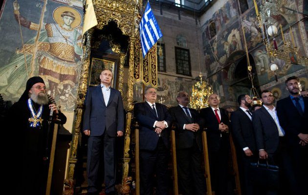 Ο πρόεδρος Πούτιν στον θρόνο