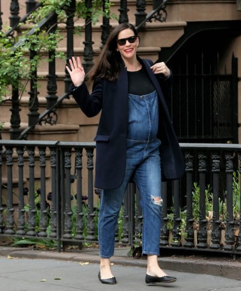 NEW pregnant-liv-tyler