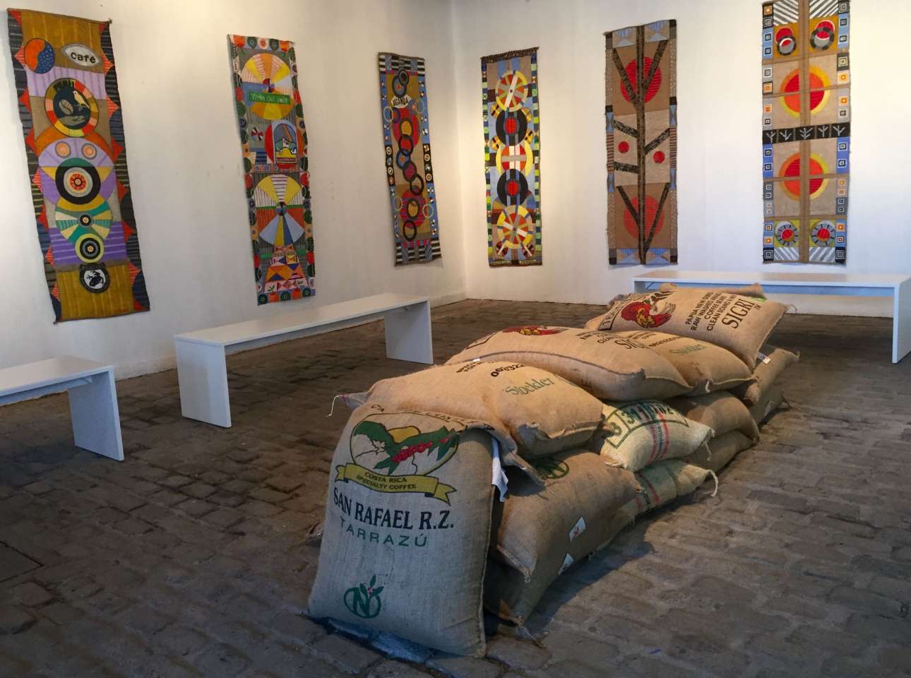 sakia_cafe_apo_diafores_hores