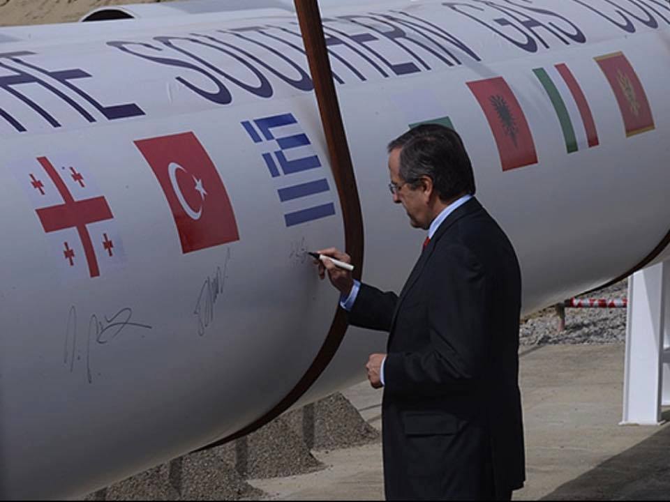 Μια από τις εικόνες που φέρεται να ανέβασε ο Αντώνης Σαμαράς στο Facebook