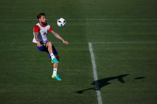 2016-06-06T192300Z_594701812_S1AETIKAGIAA_RTRMADP_3_SOCCER-EURO-ESP