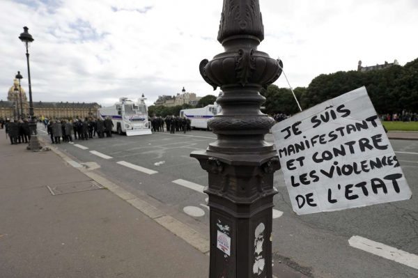 2016-06-14T160349Z_1163044153_LR1EC6E18M2B6_RTRMADP_3_FRANCE-POLITICS-PROTESTS