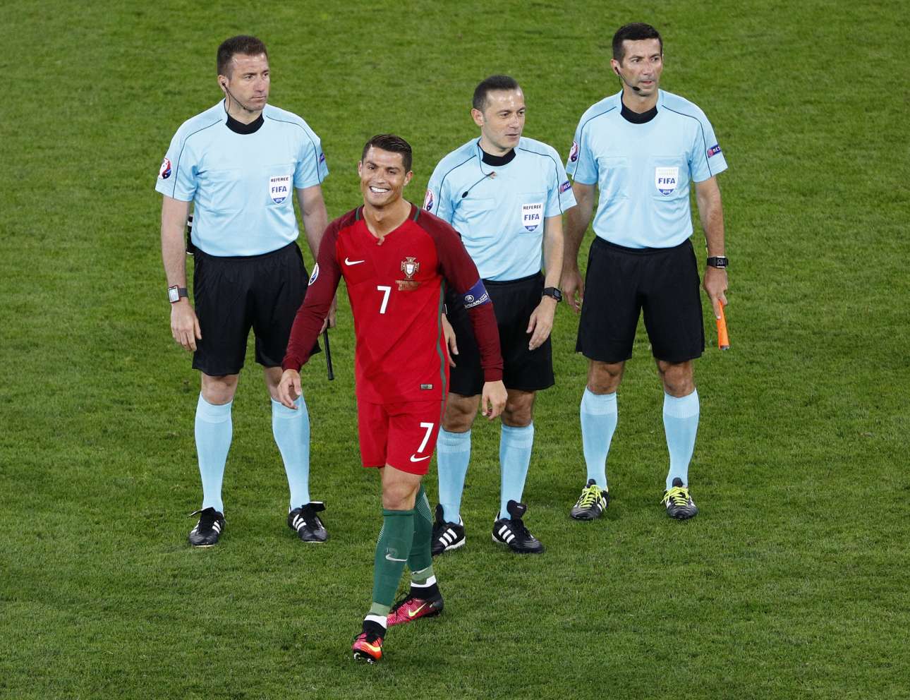 2016-06-14T205743Z_108939463_MT1ACI14437911_RTRMADP_3_SOCCER-EURO-POR-ICE