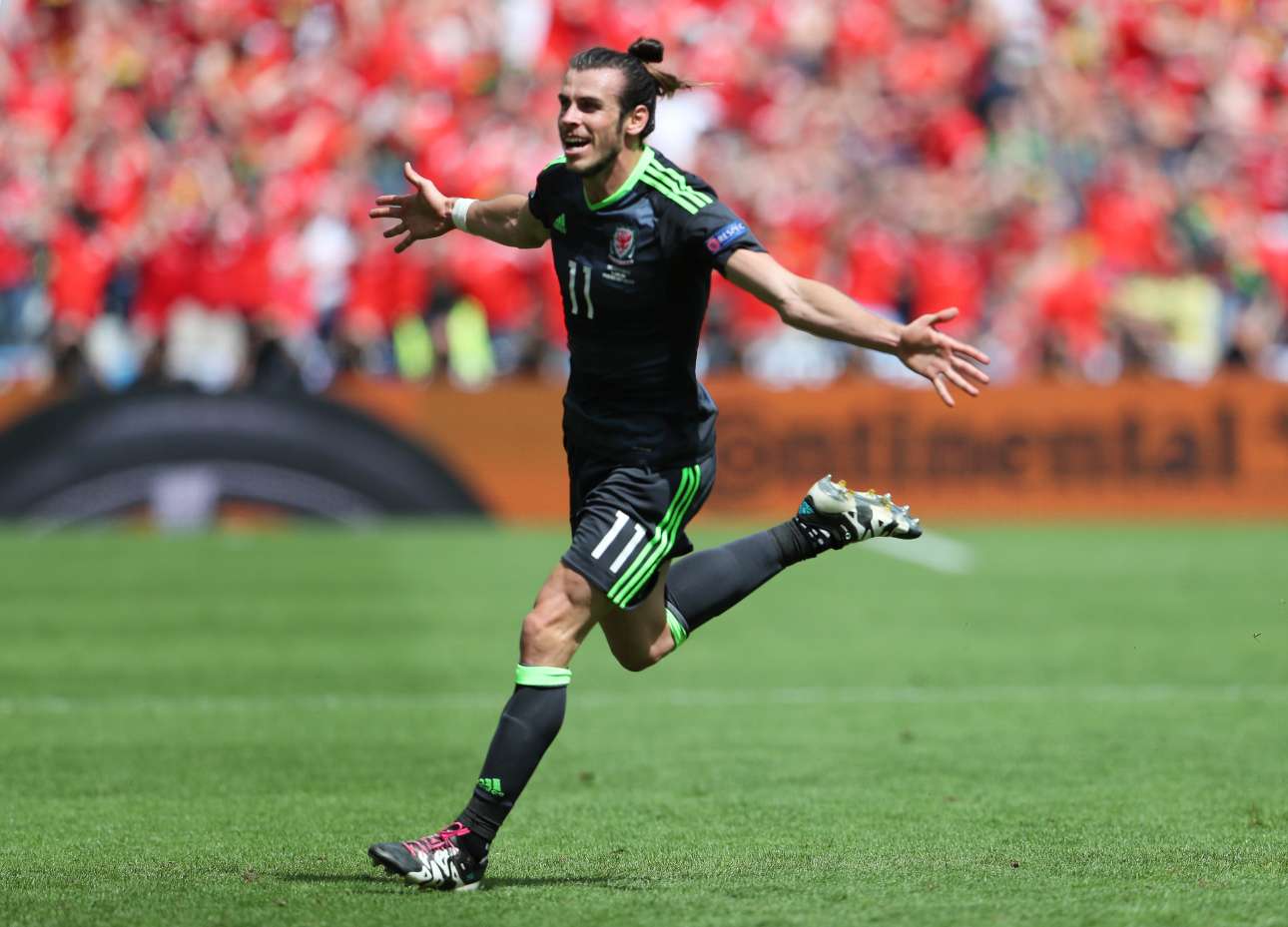 2016-06-16T134613Z_109086373_MT1ACI14440189_RTRMADP_3_SOCCER-EURO-ENG-WAL