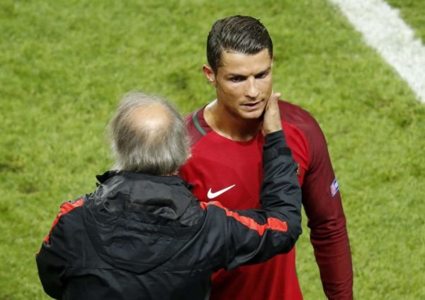 2016-06-18T205450Z_109284890_MT1ACI14444820_RTRMADP_3_SOCCER-EURO-POR-AUS