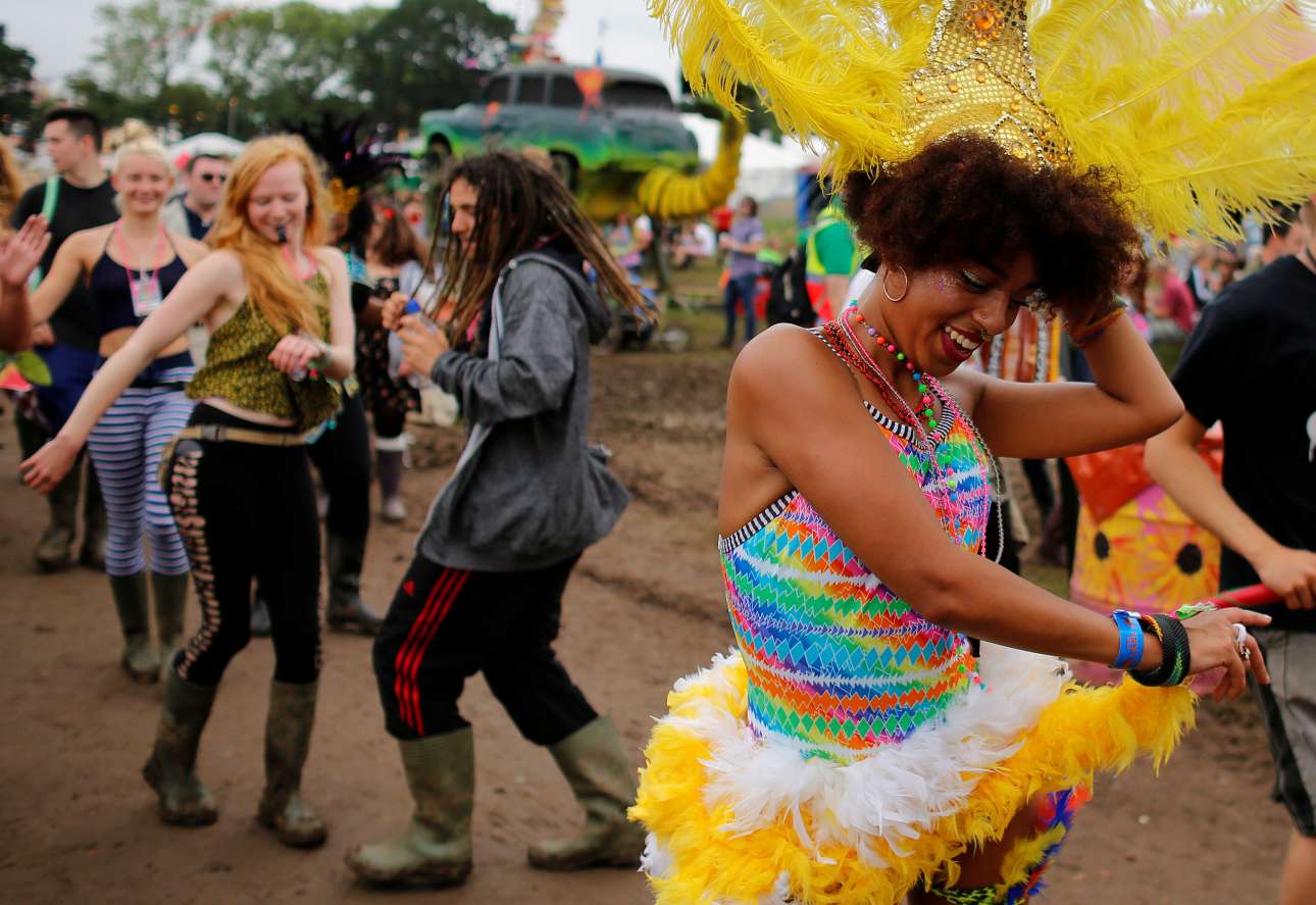 2016-06-23T125655Z_1596828006_D1BETLOGTRAA_RTRMADP_3_BRITAIN-GLASTONBURY