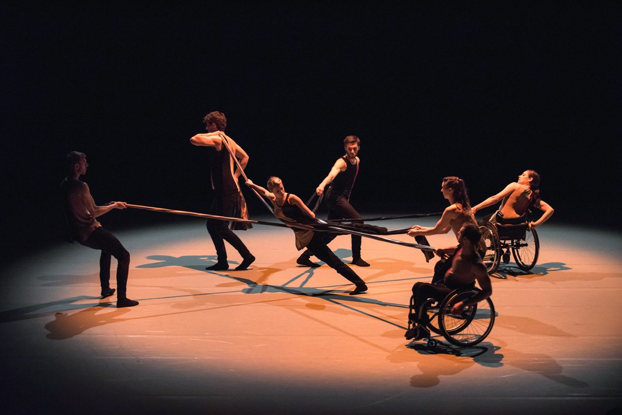 Candoco, Beheld _by Alexander Whitley Photo by Hugo Glendinning 2015, b14