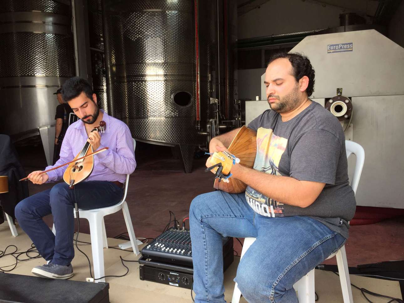 kritikes_lyres_oinopoieio_Manwlesaki