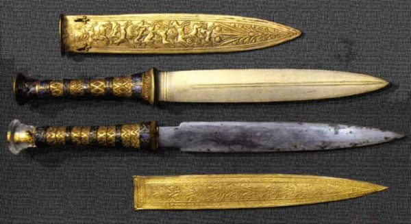 tutankhamun-dagger-meteorite-iron-extraterrestrial
