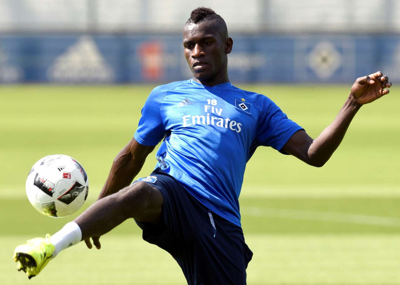 2016-06-29T110311Z_583046550_D1BETMRINRAD_RTRMADP_3_SOCCER-GERMANY