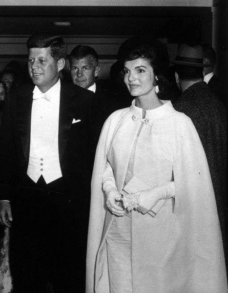 inaugural-ball-jackie-kennedy-640x823