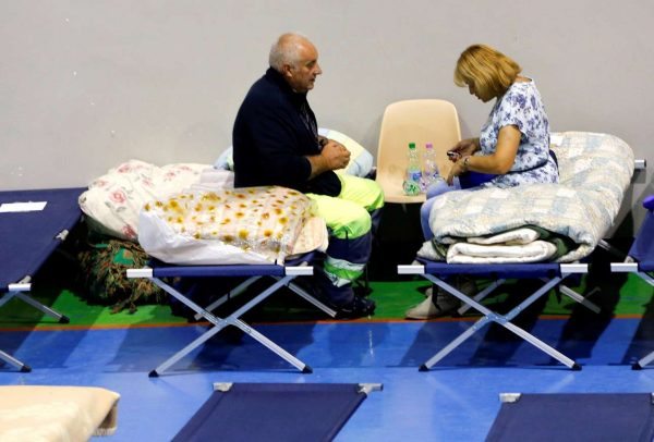 2016-08-25T200621Z_2026245312_S1BETXNKYNAA_RTRMADP_3_ITALY-QUAKE