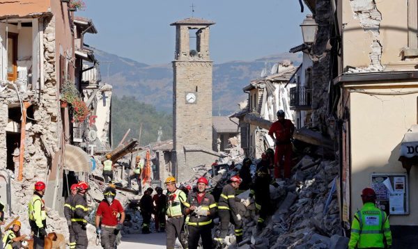 2016-08-27T072736Z_634701651_D1BETXURFSAB_RTRMADP_3_ITALY-QUAKE