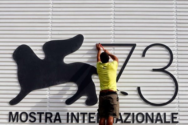 2016-08-30T185618Z_1773860324_D1BETYLTUGAA_RTRMADP_3_FILMFESTIVAL-VENICE