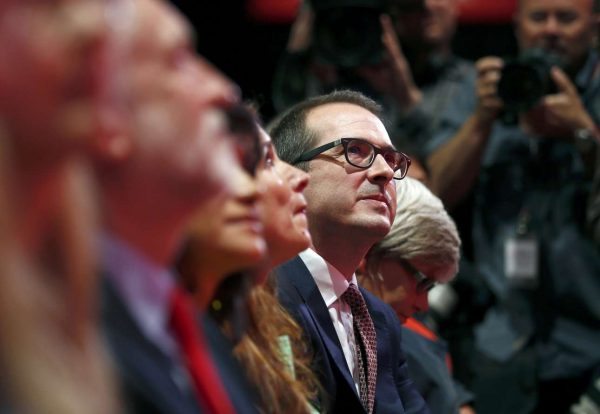 2016-09-24T122940Z_2107693126_LR1EC9O0YP56R_RTRMADP_3_BRITAIN-POLITICS-LABOUR