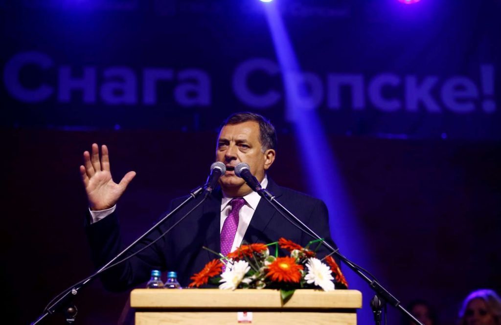 2016-09-25T201004Z_856869885_S1BEUDJVKMAA_RTRMADP_3_BOSNIA-SERBS-REFERENDUM