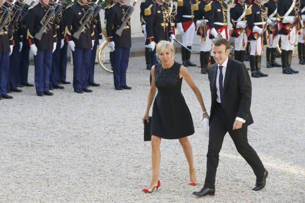 Emmanuel Macron et sa femme Brigitte Trogneux - Le roi Felipe VI et la reine Letizia d'Espagne, reçus par François Hollande, président de la République française, pour un dîner d' Etat au Palais de l'Elysée à Paris le 2 juin 2015.