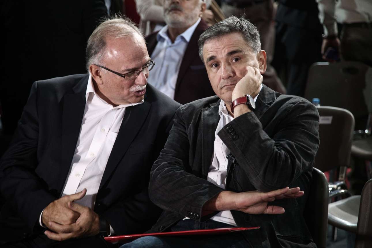 Προβληματισμένοι οι Δημήτρης Παπαδημούλης και Ευκλείδης Τσακαλώτος. Ξέρουν κάτι και δεν μας το λένε; (SOOC)