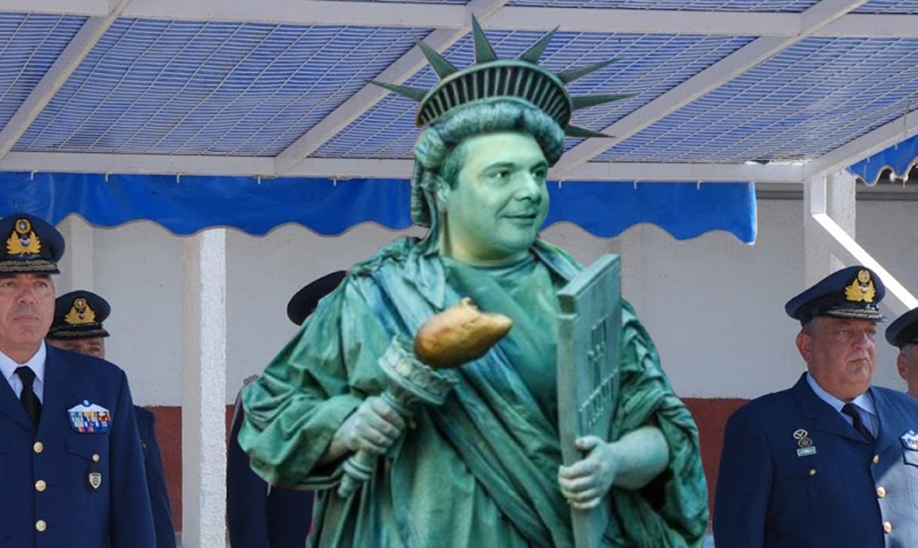 Την αμφίεση του Αγάλματος της Ελευθερίας επέλεξε όπως ήταν αναμενόμενο ο Πάνος Καμμένος για να τιμήσει τον πρόεδρο Ομπάμα