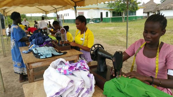 Repair-Café-Ghana-naaimachines