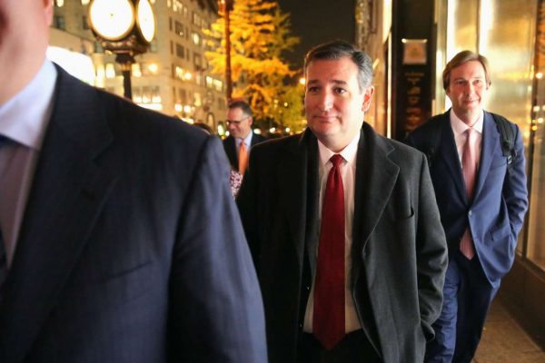 2016-11-16T000925Z_1429767636_S1BEUNBIZTAB_RTRMADP_3_USA-TRUMP