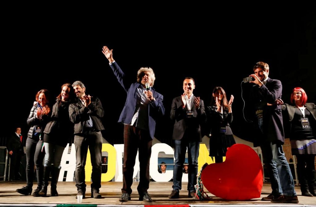 2016-11-26T171020Z_2011232075_RC190BE47D10_RTRMADP_3_ITALY-REFERENDUM