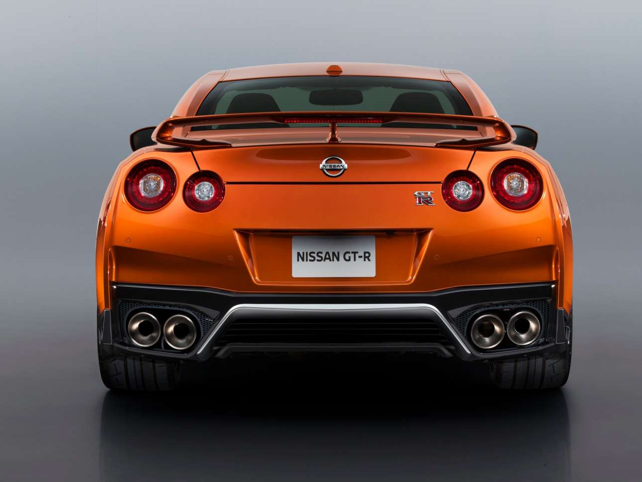 2017_nissan_gtr_36