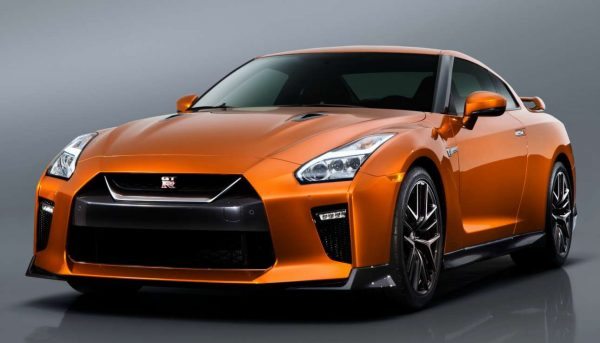 Nissan-GT-R-3