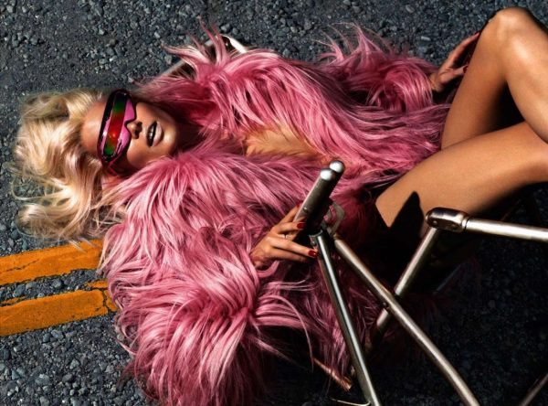 anna-ewers-by-mert-alas-marcus-piggott-for-vogue-paris-august-2014-7